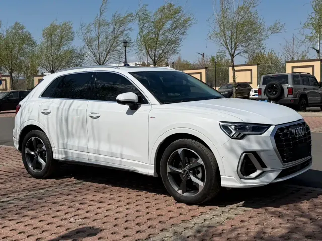 Audi Q3 — Фото автомобиля 3