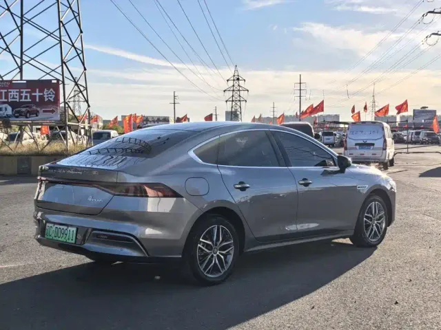 BYD Qin PLUS — Фото автомобиля 5