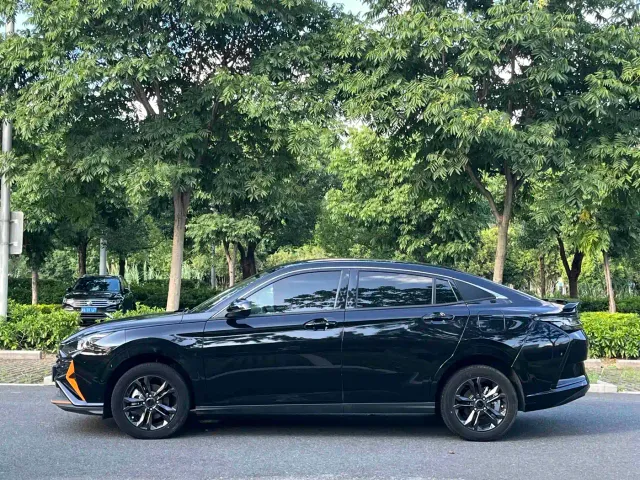 Dongfeng Yixuan — Фото автомобиля 8