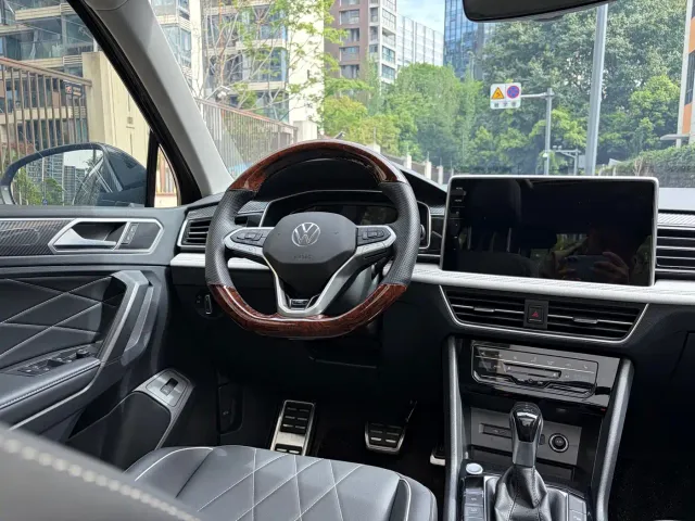 Volkswagen Tiguan L — Фото автомобиля 18