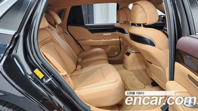Genesis G90 Бензин 3.5 турбо AWD — Фото автомобиля 9