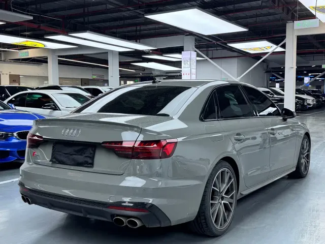 Audi S4 — Фото автомобиля 19