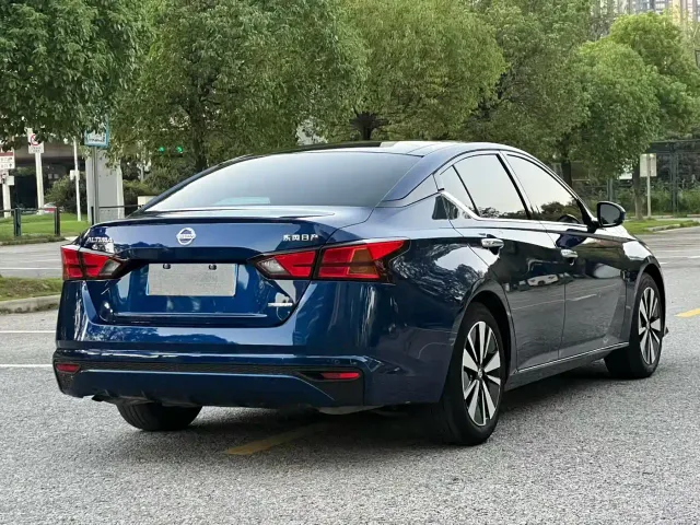 Nissan Teana — Фото автомобиля 4