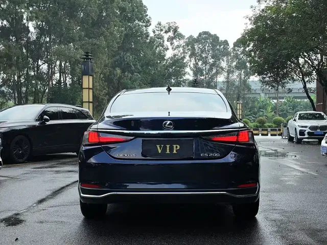 Lexus ES — Фото автомобиля 12