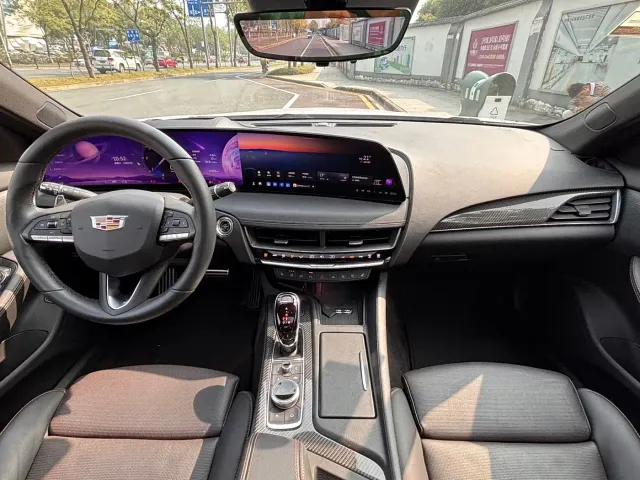 Cadillac CT5 — Фото автомобиля 7