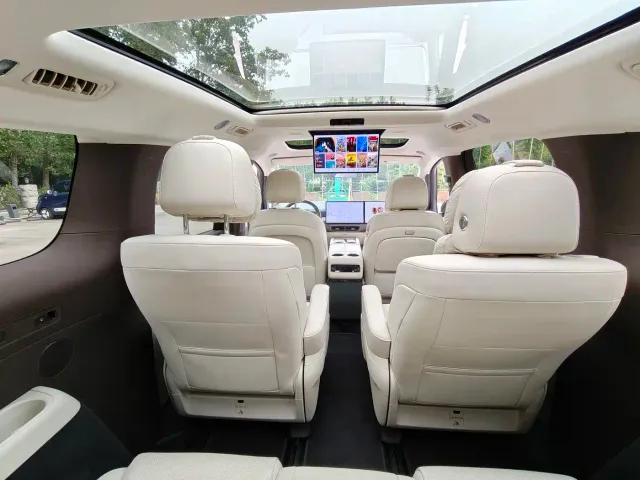 Li Auto Li Auto MEGA 2024 Ultra — Фото автомобиля 10