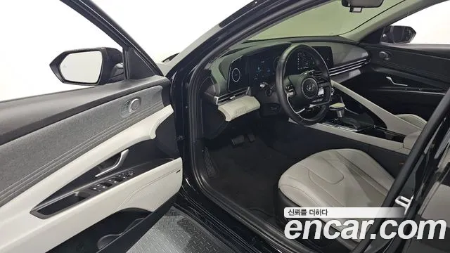 Hyundai Avante CN7 — Фото автомобиля 17