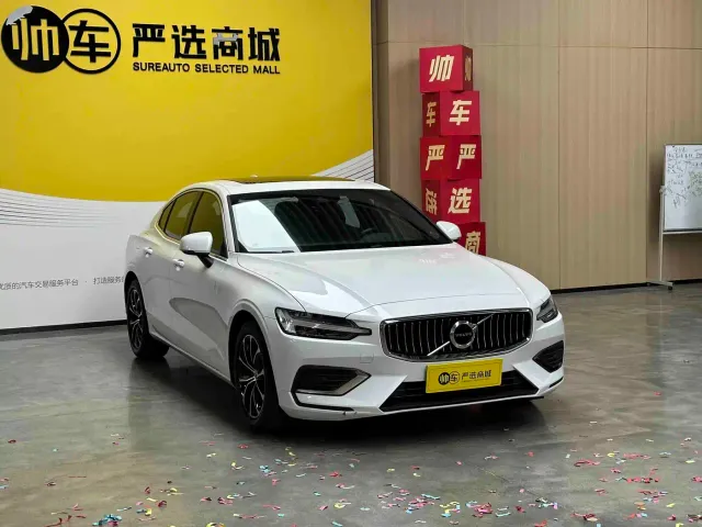 Volvo S60 — Фото автомобиля 2