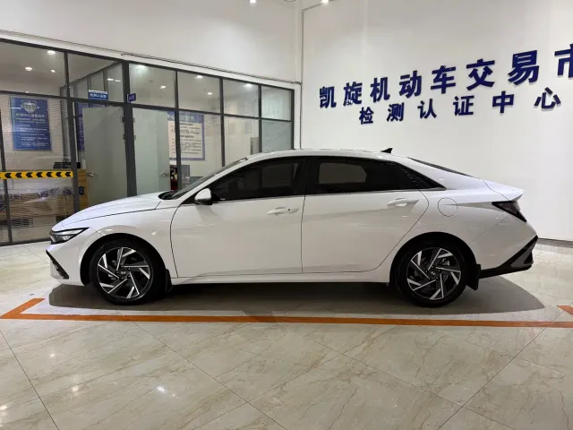 Hyundai Elantra — Фото автомобиля 7