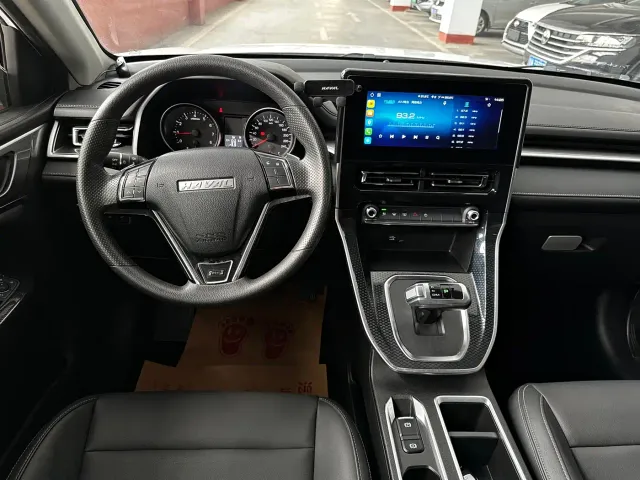 Haval M6 — Фото автомобиля 10