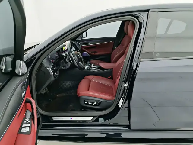 BMW 5 Series — Фото автомобиля 10