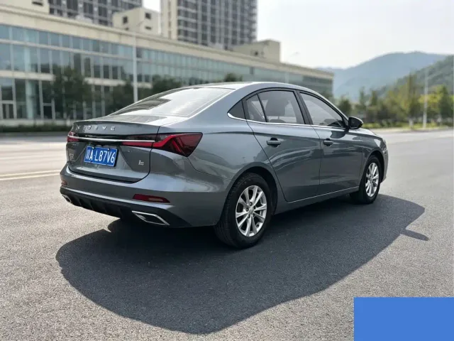 Roewe i5 — Фото автомобиля 6