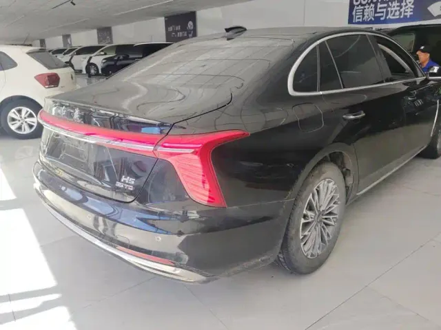 Hongqi H5 — Фото автомобиля 3