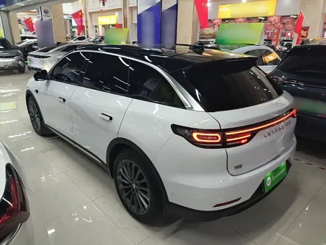 Leapmotor C11 — Фото автомобиля 4