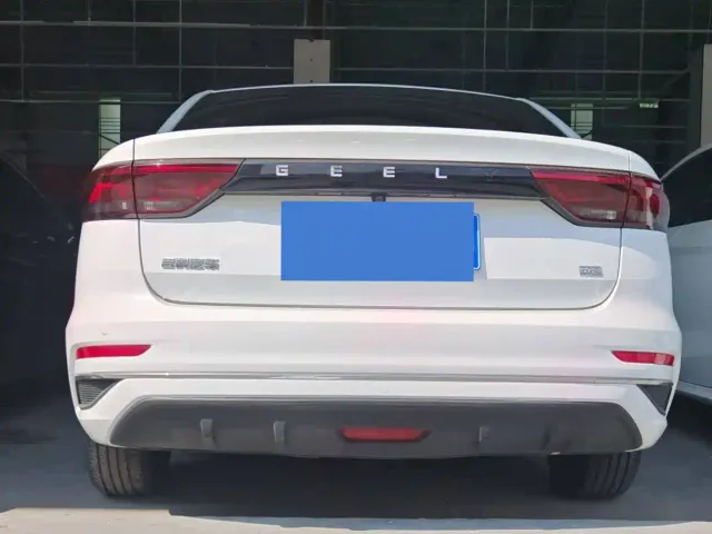 Geely Emgrand — Фото автомобиля 2