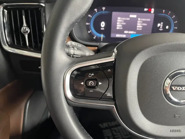 Volvo Volvo S90 2024 B5 Momentum Luxury Edition — Фото автомобиля 21