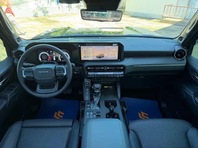 Toyota Prado — Фото автомобиля 12