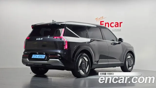 Kia EV9 — Фото автомобиля 2