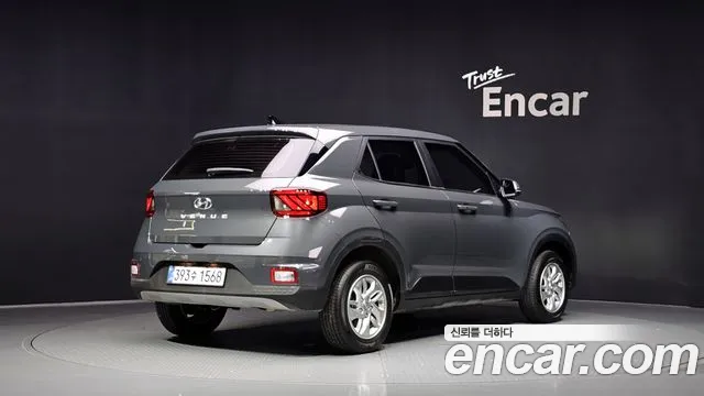 Hyundai Venue — Фото автомобиля 2