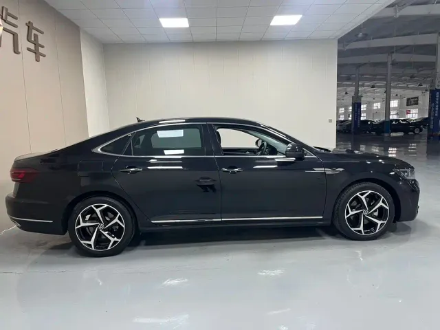 Volkswagen Passat — Фото автомобиля 8