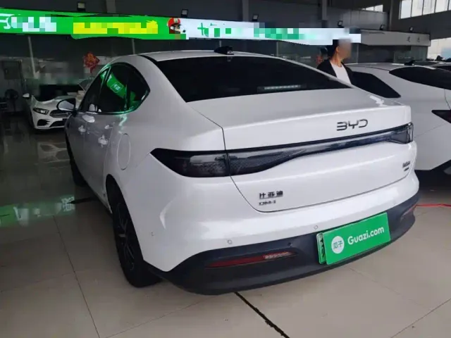 BYD Seal 05 DM-i — Фото автомобиля 4