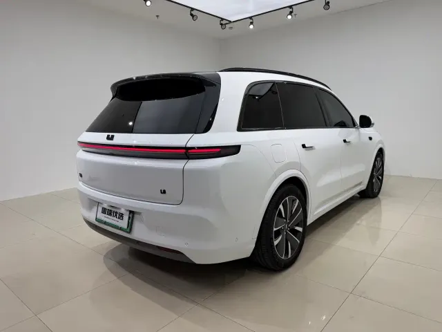 Li Auto L8 — Фото автомобиля 6