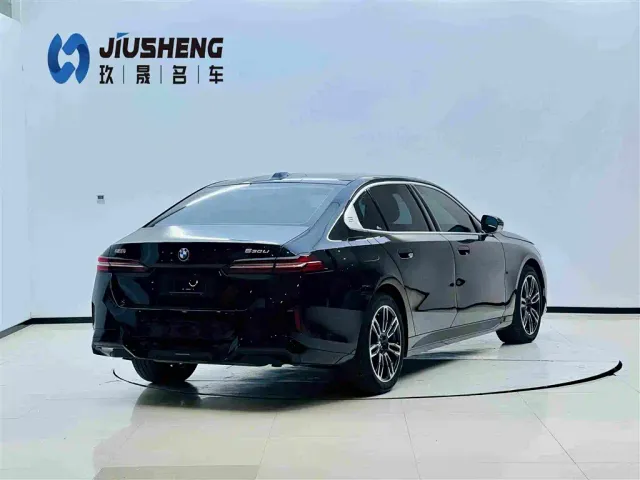 BMW 5 Series — Фото автомобиля 15