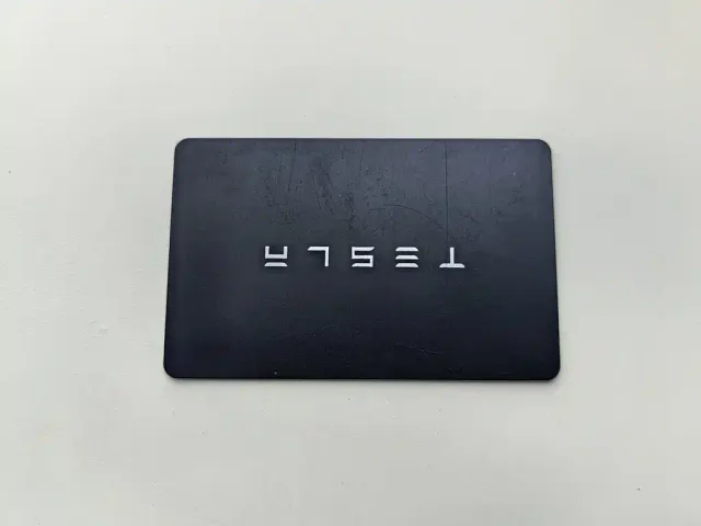 Tesla Model Y — Фото автомобиля 19