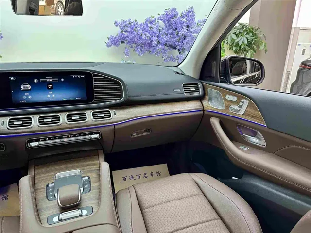 Mercedes-Benz GLE-Class — Фото автомобиля 13