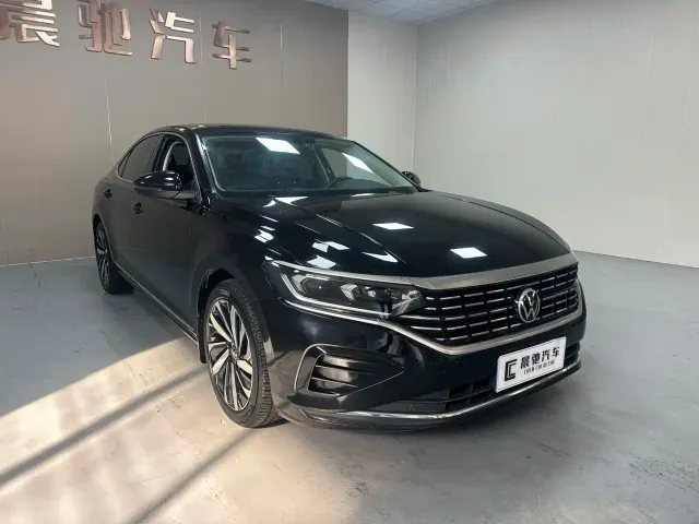 Volkswagen Passat — Фото автомобиля 3