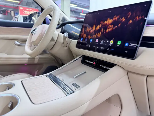 Aito M5 — Фото автомобиля 12