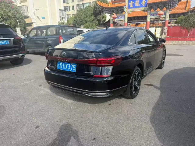 Volkswagen Passat — Фото автомобиля 9