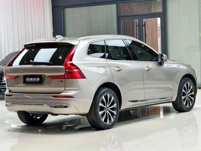 Volvo XC60 — Фото автомобиля 4