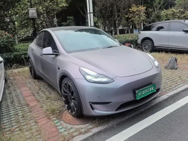 Tesla Model Y — Фото автомобиля 3