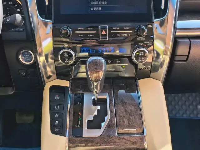 Toyota Vellfire 2021 Crown Hybrid 2.5L HV Supreme Edition — Фото автомобиля 19