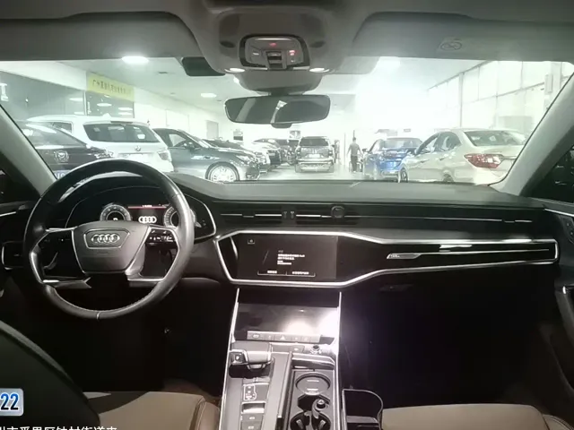 Audi A7L — Фото автомобиля 5