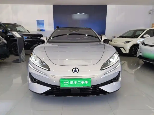 Denza Z9GT — Фото автомобиля 2