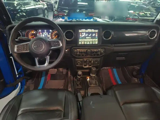Jeep Wrangler — Фото автомобиля 5