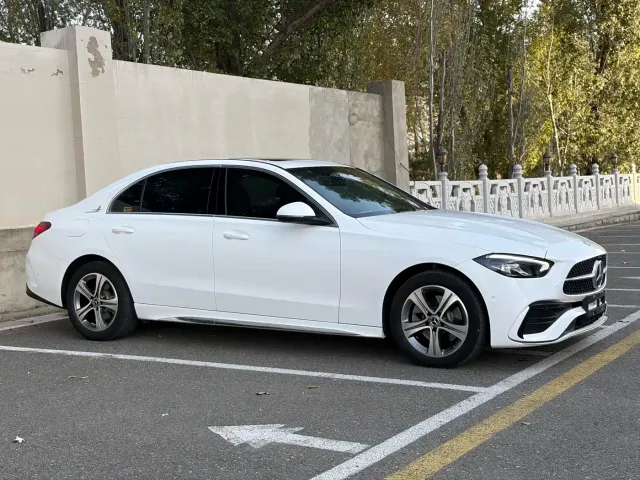 Mercedes-Benz C-Class — Фото автомобиля 3