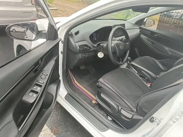 Hyundai Elantra — Фото автомобиля 15