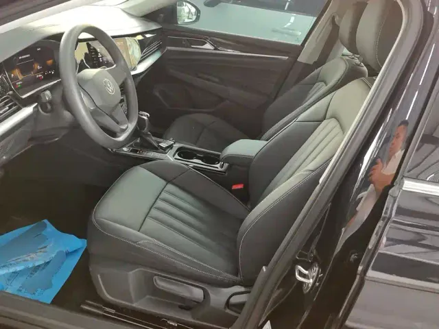 Volkswagen Passat — Фото автомобиля 9