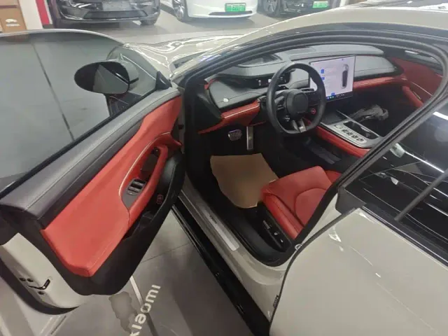 Xiaomi SU7 — Фото автомобиля 15