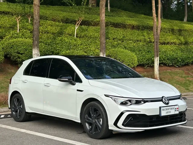 Volkswagen Golf — Фото автомобиля 3