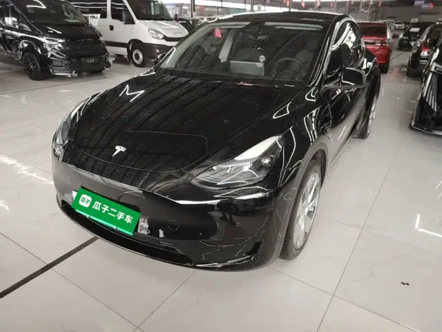 Фотография автомобиля — Tesla Model Y