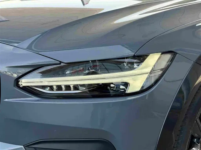 Volvo V90 — Фото автомобиля 3