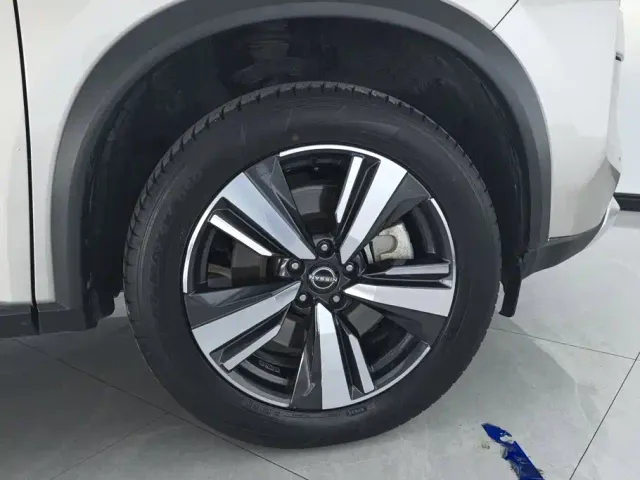 Nissan X-Trail — Фото автомобиля 6