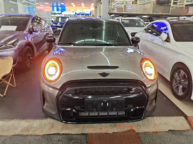 MINI Hatch — Фото автомобиля 2