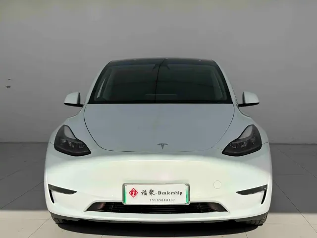 Фотография автомобиля — Tesla Model Y