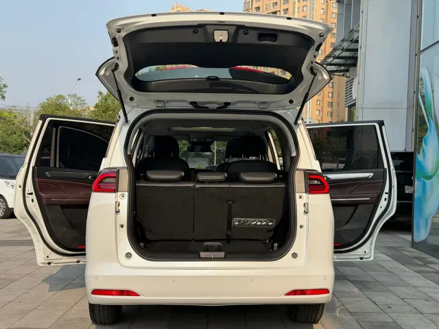 GAC Trumpchi M6 — Фото автомобиля 21