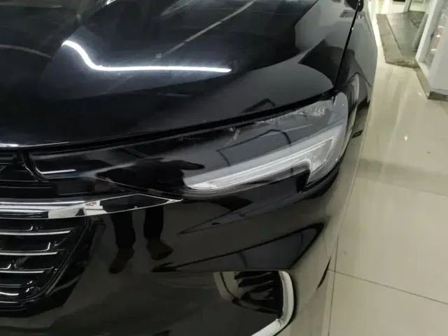 Buick Envision Plus — Фото автомобиля 5